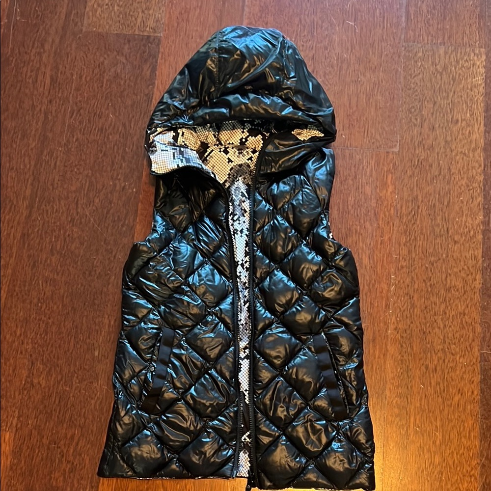 Lululemon Shiny reversible Quilted Vest